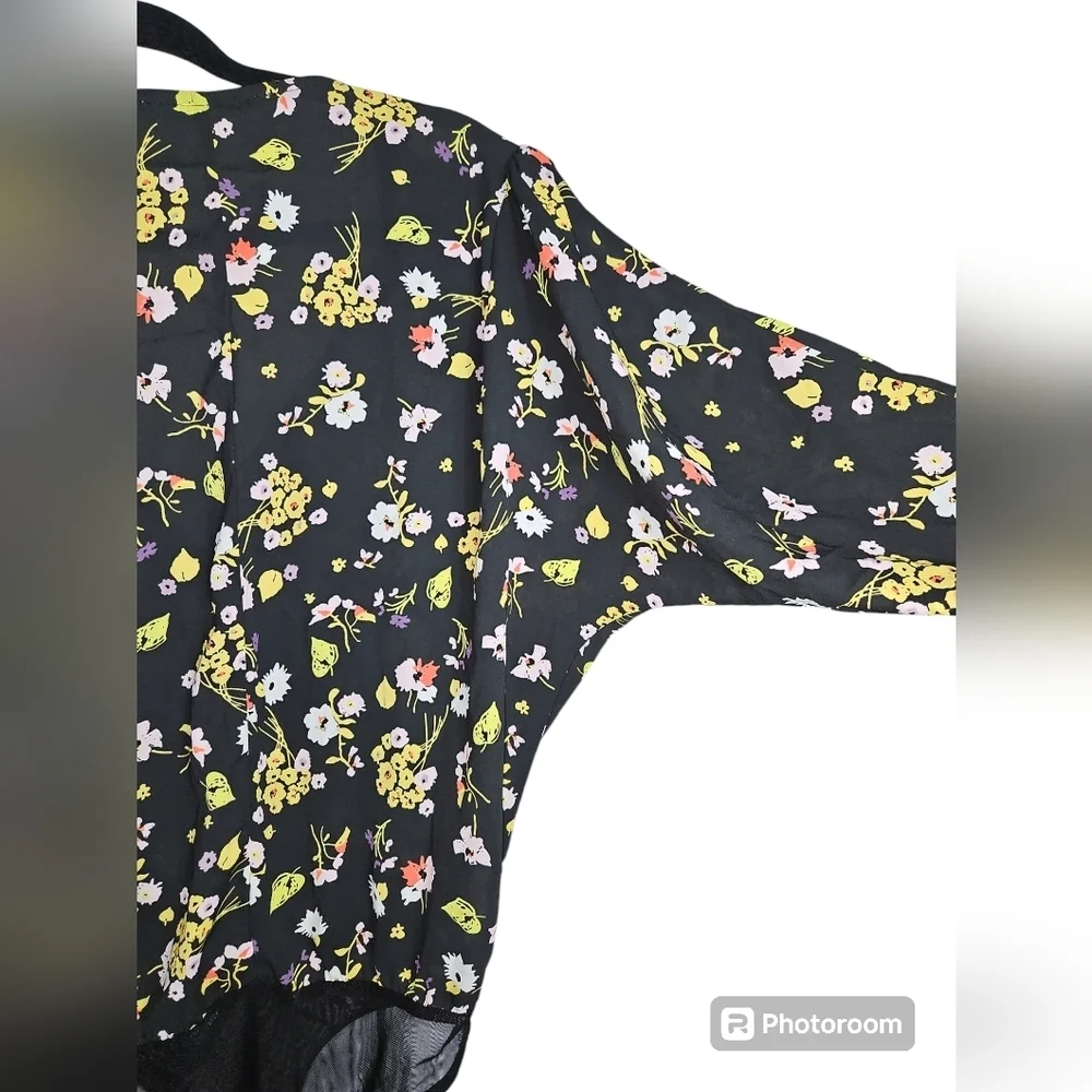 ASTR The Label Blouse Bodysuit Floral Size Small Black